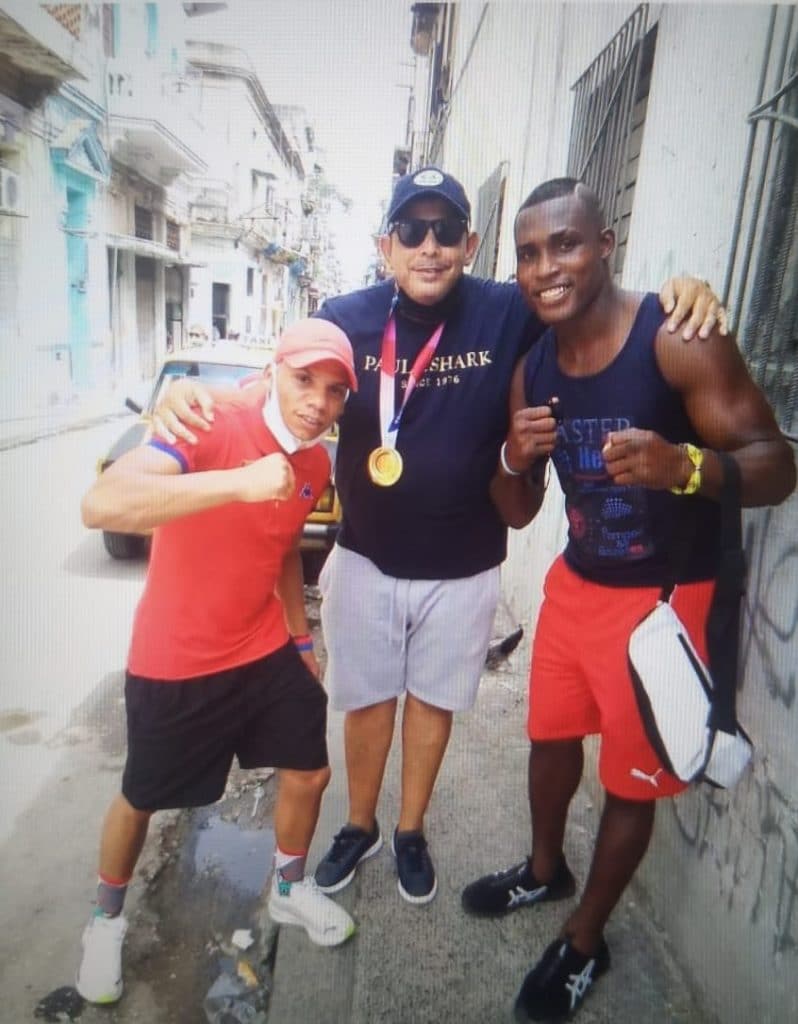 Julio César La Cruz, boxeador cubano conocido como "La Sombra"
