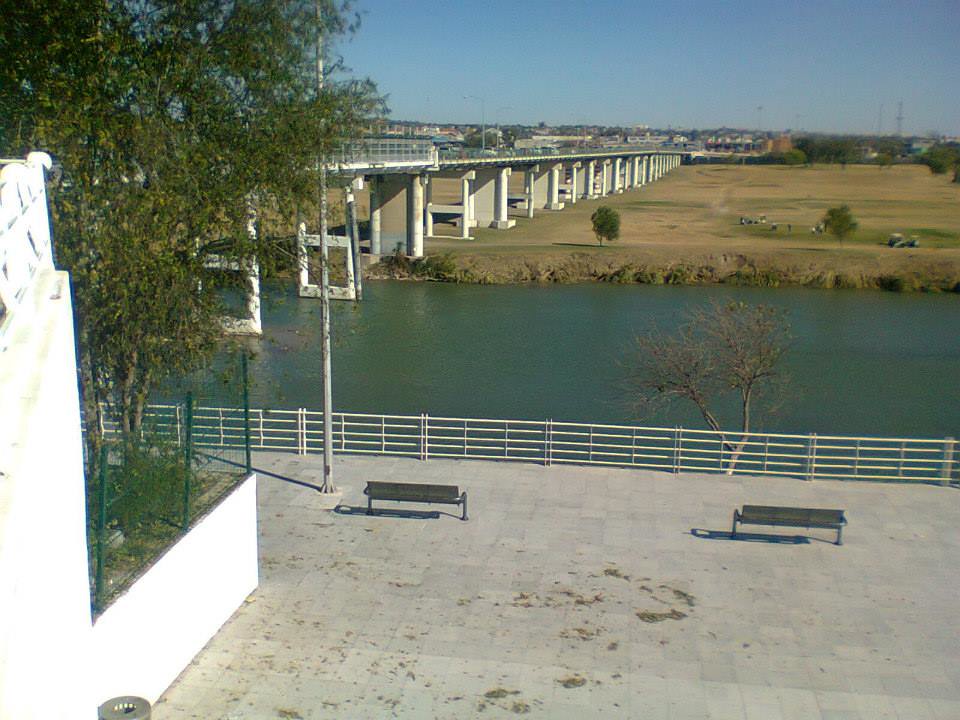 Migrantes cubanos quedan atrapados en el Río Bravo