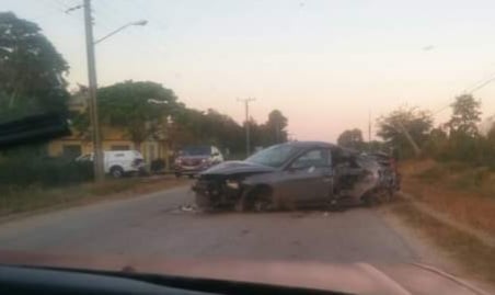 Hyundai Elantra en Cuba se ve envuelto en accidente