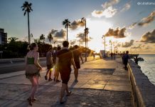 Revista especializada de Turismo asegura que Cuba vive un repunte en el número de visitantes extranjeros este 2025 Turistas extranjeros en Cuba.