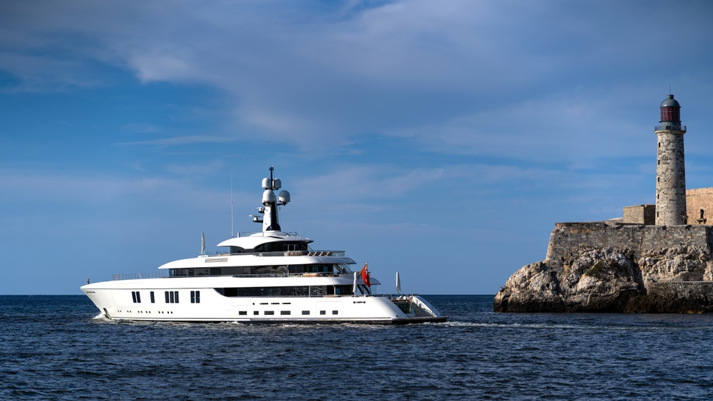 millonarios rusos en yates