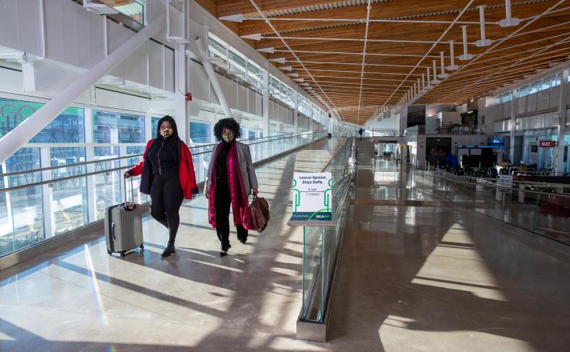 El uso de mascarillas en el transporte queda anulado por jueza federal