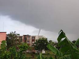 Las impresionantes imágenes fueron compartidas en Facebook por el meteorólogo cubano Henry Delgado