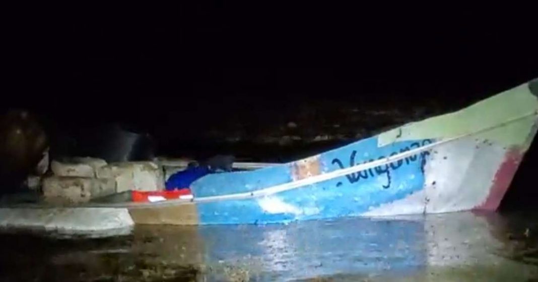 Balseros escapan de Cuba usando precarias embarcaciones