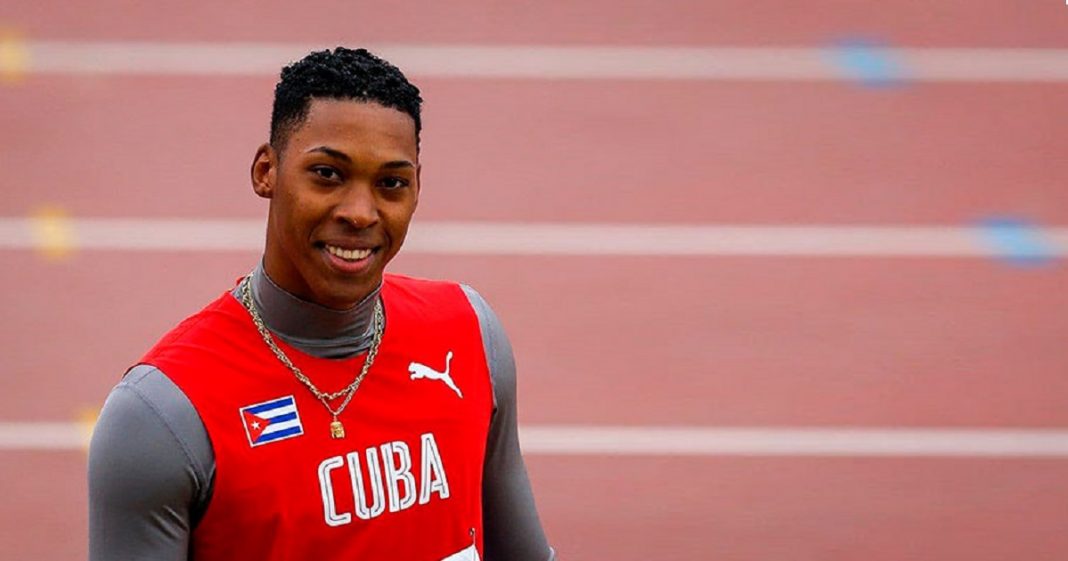 El saltador Juan Miguel Echavarría pide la baja del atletismo cubano