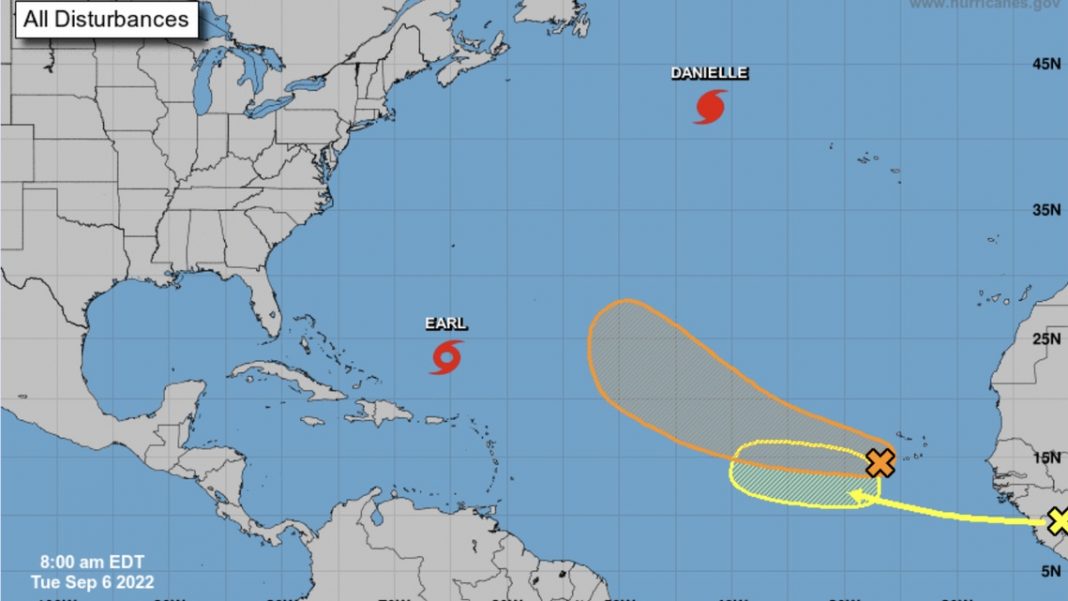 El Centro Nacional de Huracanes vigila de cerca la actividad en el Atlántico