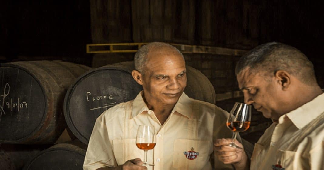 Maestros roneros cubanos: una tradición de centurias, que ahora es Patrimonio de la UNESCO