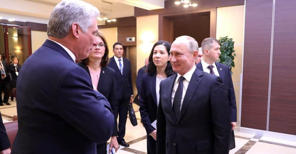 Díaz-Canel quiere estrecharle la mano a Putin y pedirle lo considere socio del BRICS.