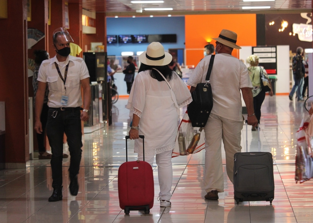 miembros de iglesia llegan a Cuba