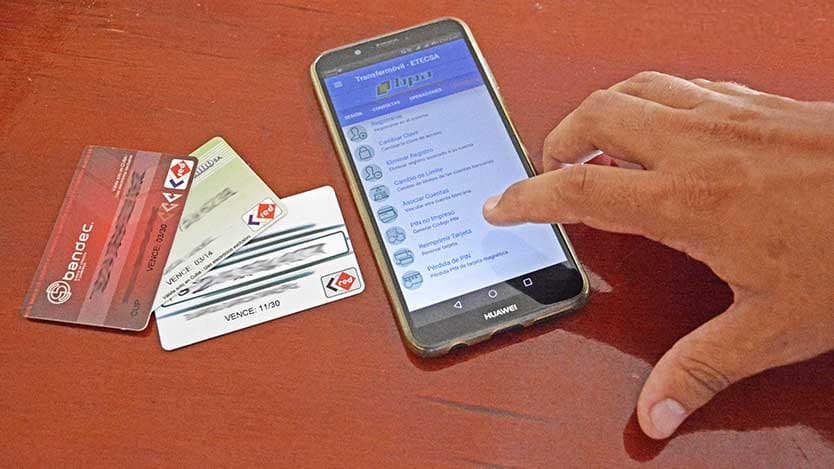 El lento camino de la digitalización y bancarización en Cuba