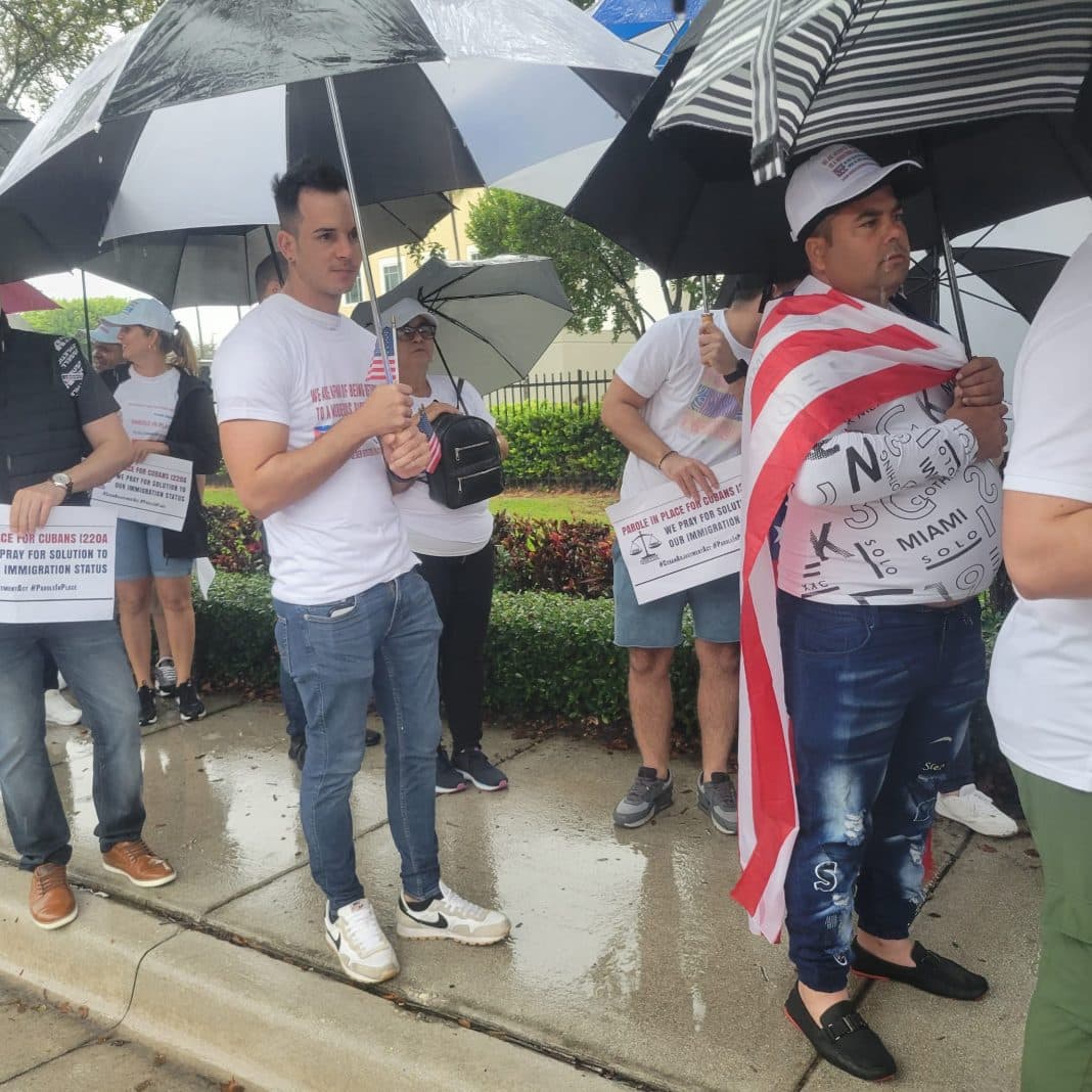 Cubanoamericanos en el sur de Florida expresan rechazo a las deportaciones cubanos Trump en medio de tensiones migratorias en 2026.