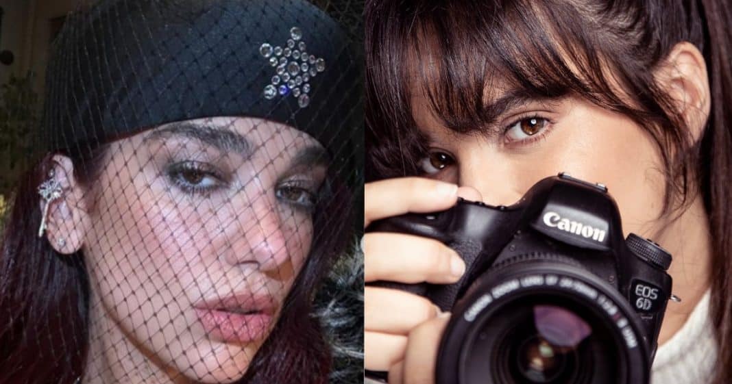 Dua Lipa (i) y Mónica Moltó