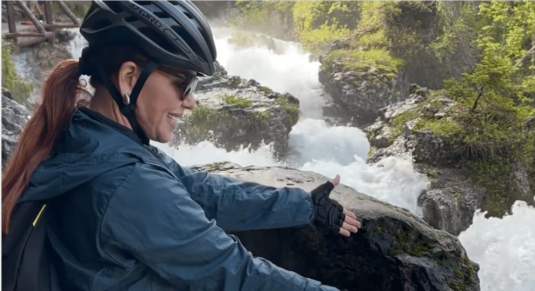 María Celeste Arrarás enfrenta críticas por sus vacaciones en Italia