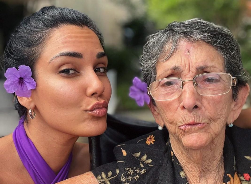 Camila Arteche se despide otra vez de su abuela