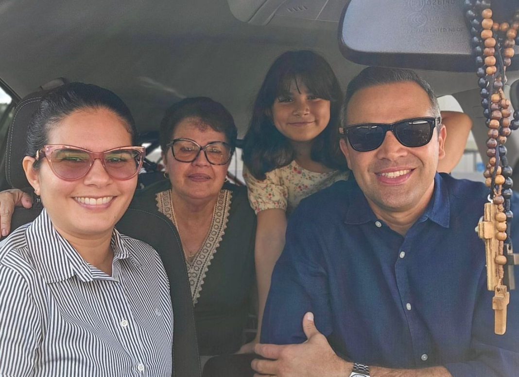 Lieter Ledesma recibe a su mamá en Estados Unidos