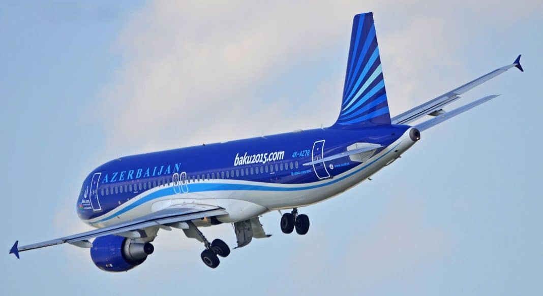 un avión de Azerbaijan Airlines se estrelló cerca de Aktau, Kazajistán, dejando un trágico saldo de 38 fallecidos y 29 heridos.