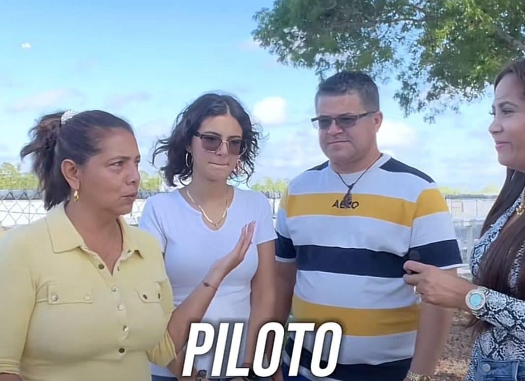 Padres cubanos buscan patrocinador en Estados Unidos para que su hija sea piloto profesional