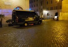 Policía italiana detiene a dos cubanos en Roma por robos a un turista y en una tienda; otro fue arrestado en Milán policia carabinieri Italia