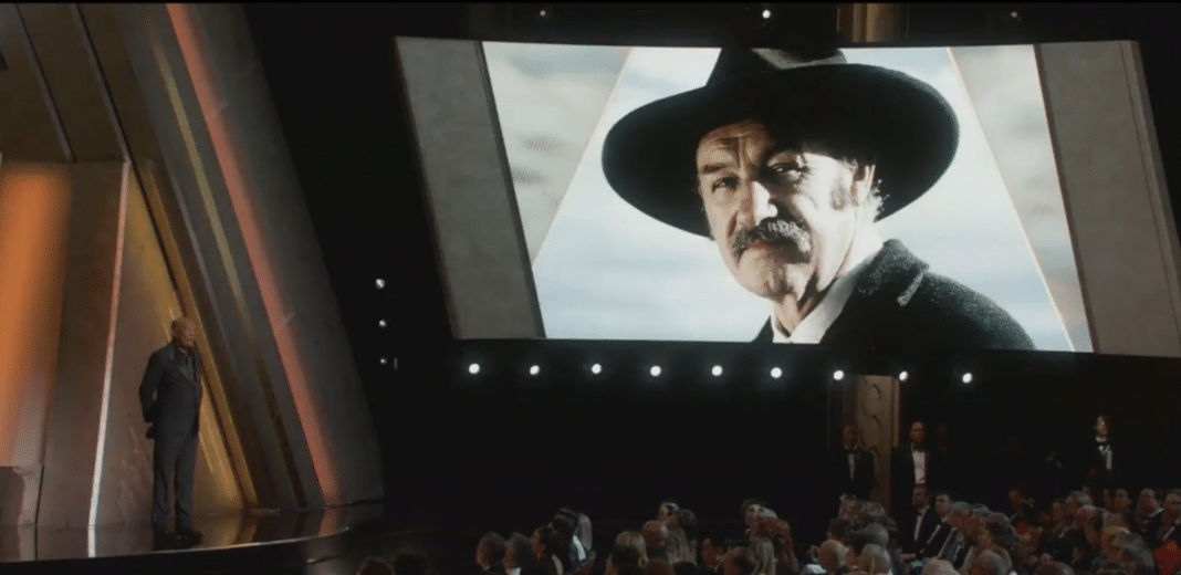 Morgan Freeman despide en los Oscar a su amigo Gene Hackman.