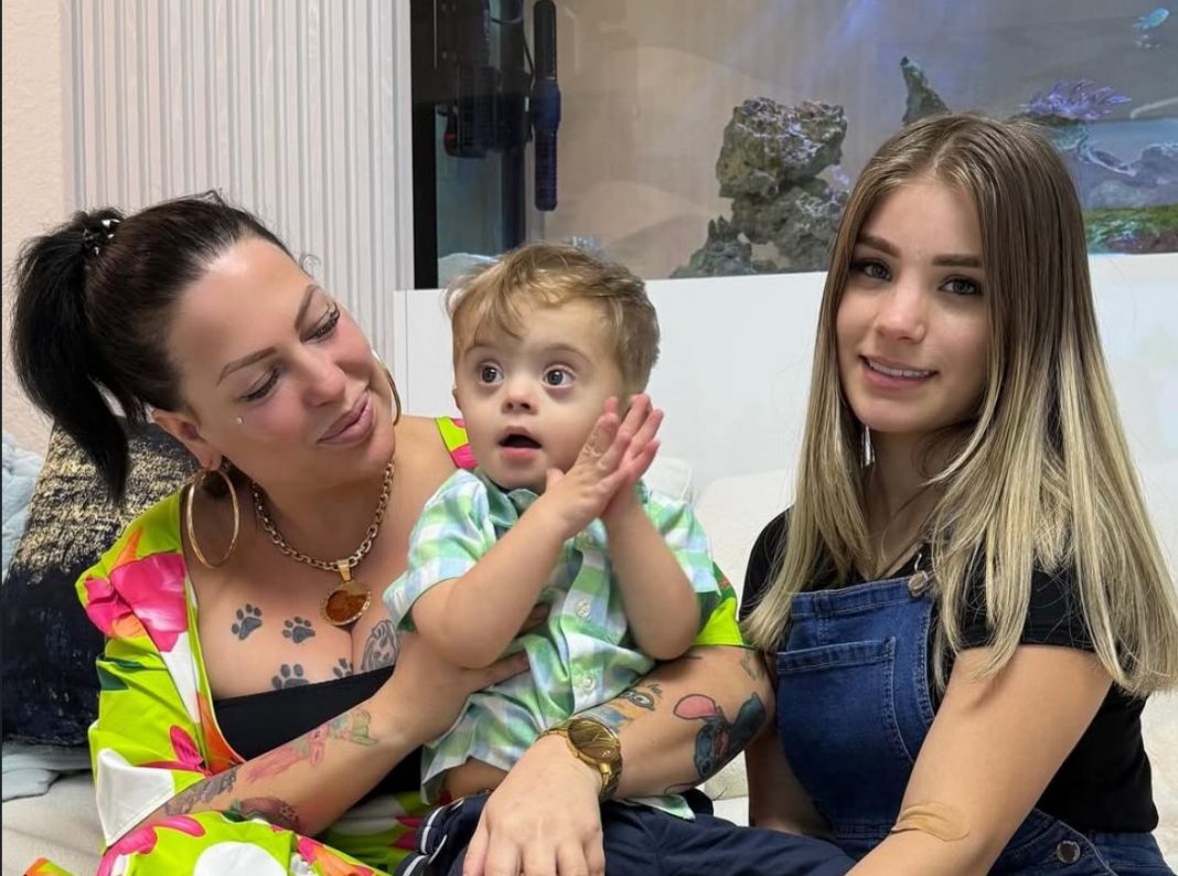 Claudia Artiles defiende su relación con La Diosa: “Que quieran a tu hijo no tiene precio”