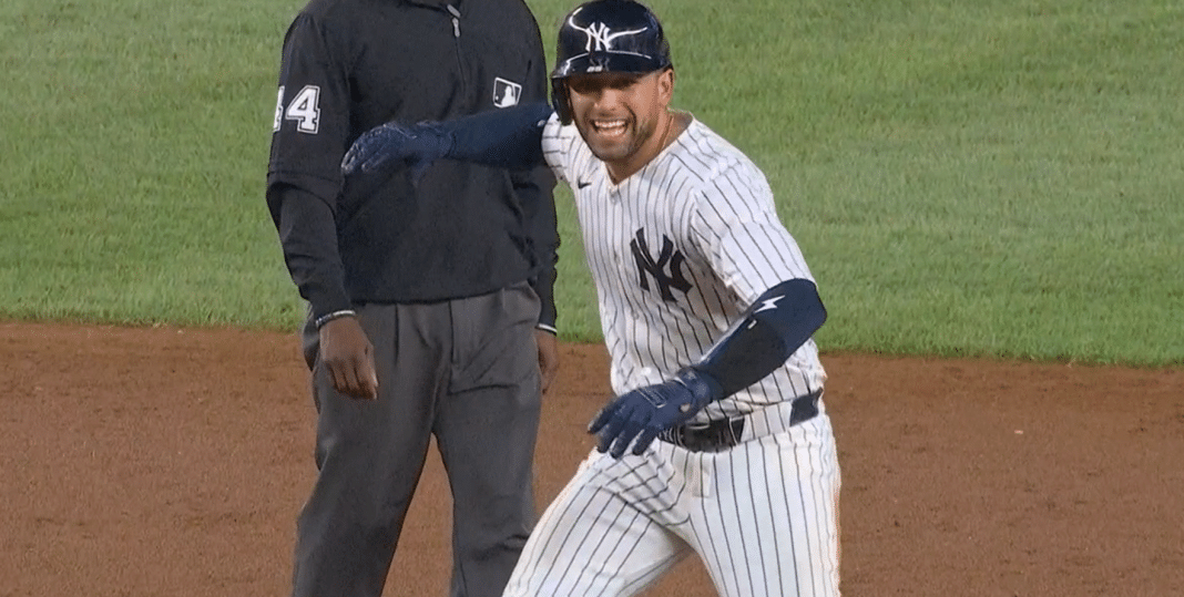 José Carlos Escarra —quien hasta hace poco (pudiera decirse así) trabajaba como chofer de Uber y maestro sustituto en Miami— logró su primer imparable en la MLB, y nada menos que con los Yankees de Nueva York