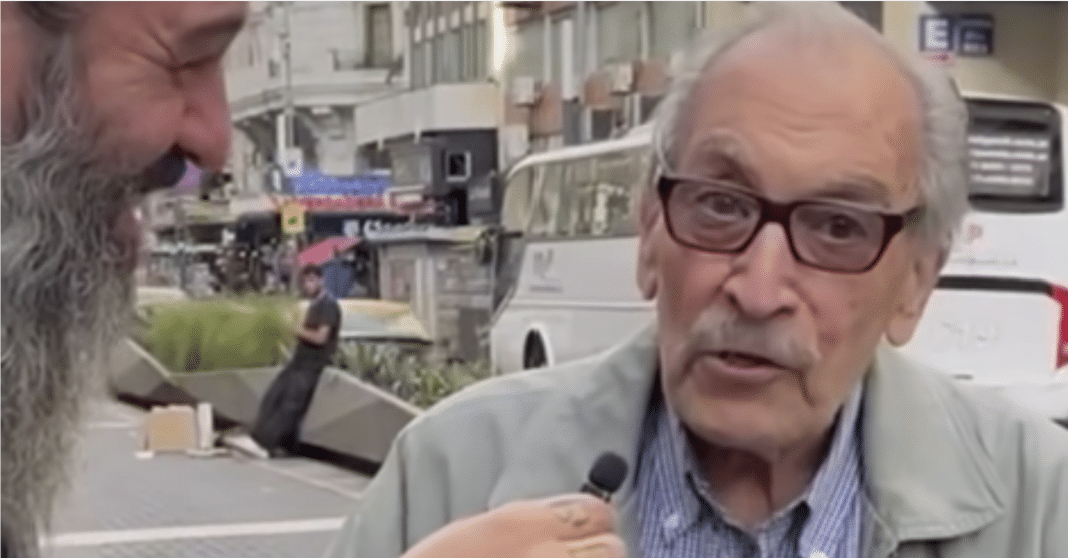 Anciano se hace viral recordando al amor de su vida 75 años después.