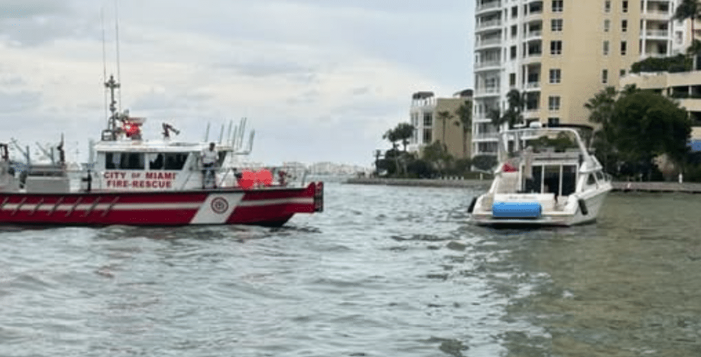 Florida: Un bote se incendia en Miami. Sus 13 ocupantes fueron rescatados por la Guardia Costera