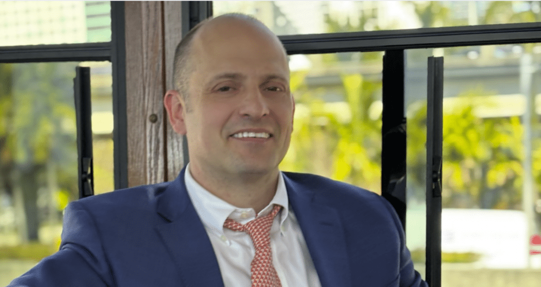 El exsenador estatal por Florida y abogado de origen cubano, José Javier Rodríguez, ha lanzado oficialmente su candidatura para Fiscal General del estado en 2026