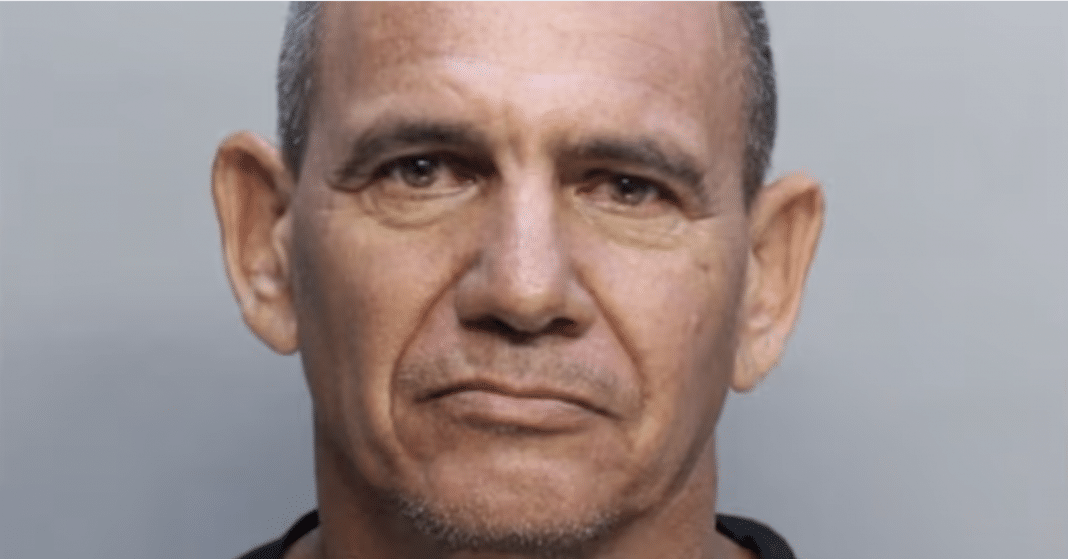 Yosvany González, cubano de 48 años de edad.