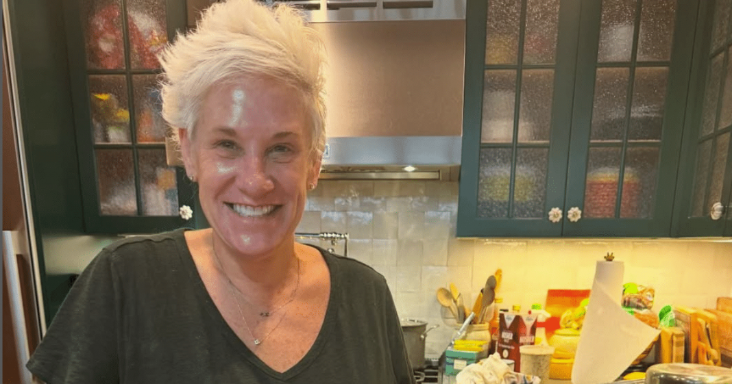 La muerte de Anne Burrell impacta al mundo culinario