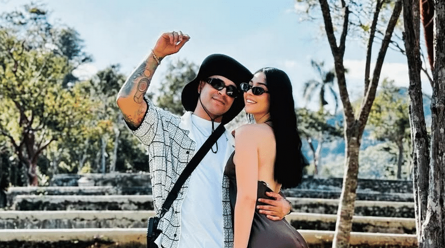 Yomil y Daniela Reyes