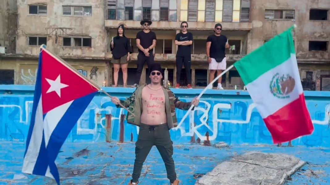 Desde las ruinas del edificio Riomar, Sandro Castro envía un mensaje a Donald Trump
