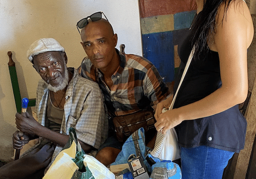 Leyenda del teatro Guiñol recibe ayuda tras conocerse que sobrevive en la miseria