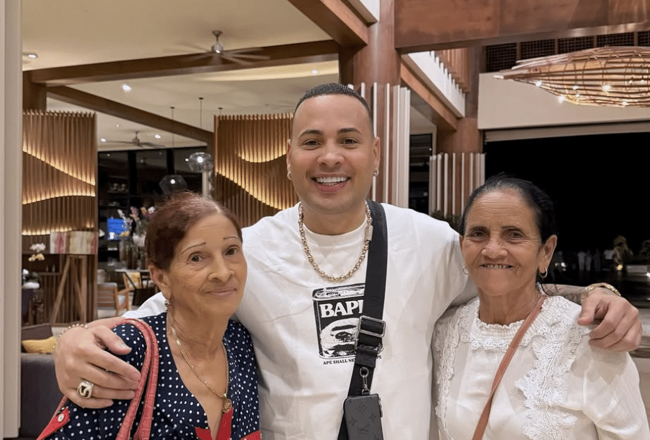 Jacob Forever se reencuentra con su familia de Cuba en Punta Cana: “Qué feliz de volver a verlas después de 2 años”
