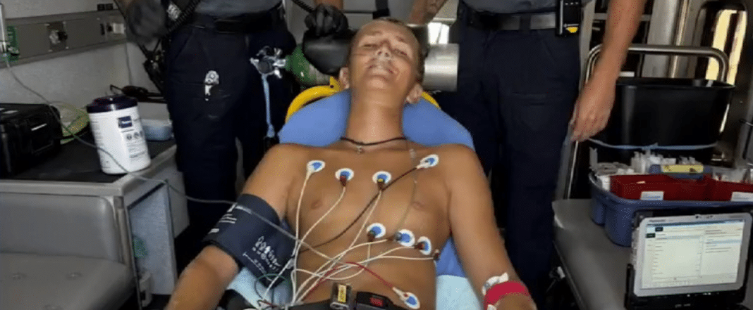 joven surfista es mordido por un tiburón en la Florida