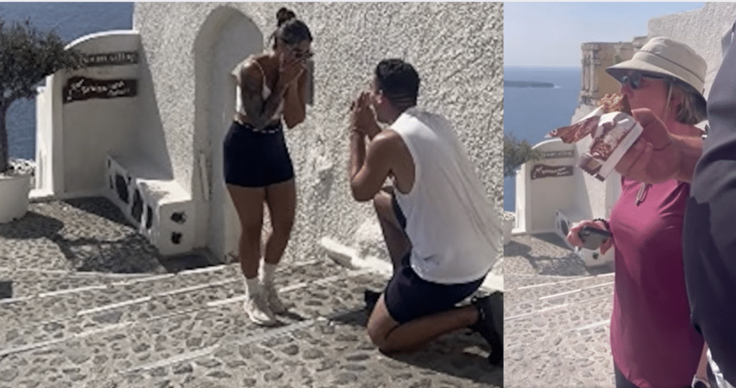 Pareja de Miami protagoniza video viral tras propuesta de matrimonio interrumpida en Santorini.
