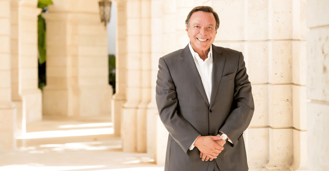 Mike B. Fernández billonario en Estados Unidos nacido en Cuba