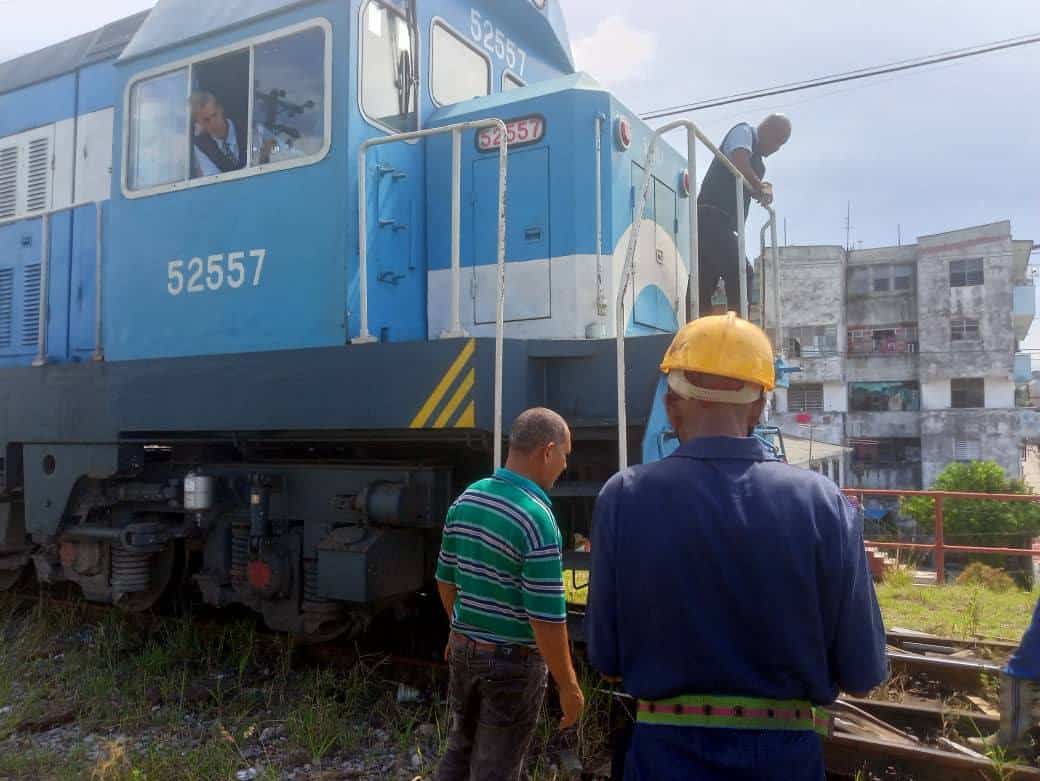 Tres con casi mil pasajeros se descarrila a la entrada de la Estación Central de La Habana