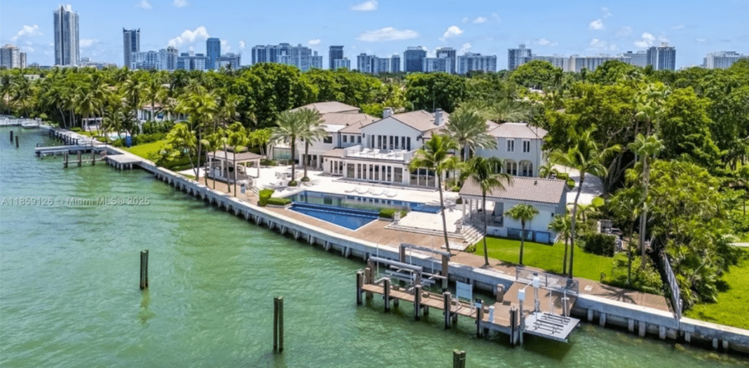 Entre las casas más caras de EE.UU., está esta mansión en Miami Beach.