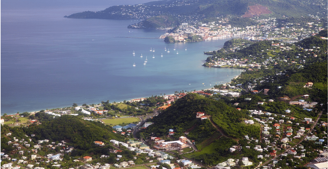 Granada pide constructores y miles de cubanos acuden a su convocatoria