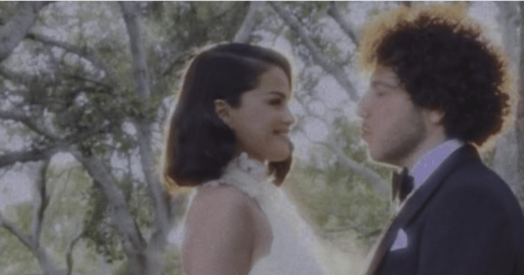 Selena Gómez se casa con el productor Benny Blanco