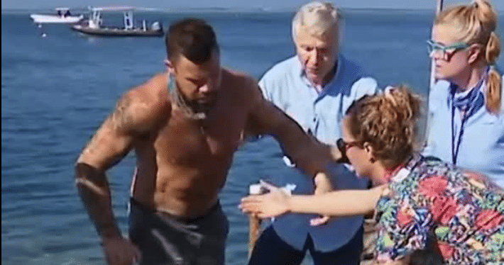 Concursante es sacado de competencia extrema tras ser mordido por serpiente