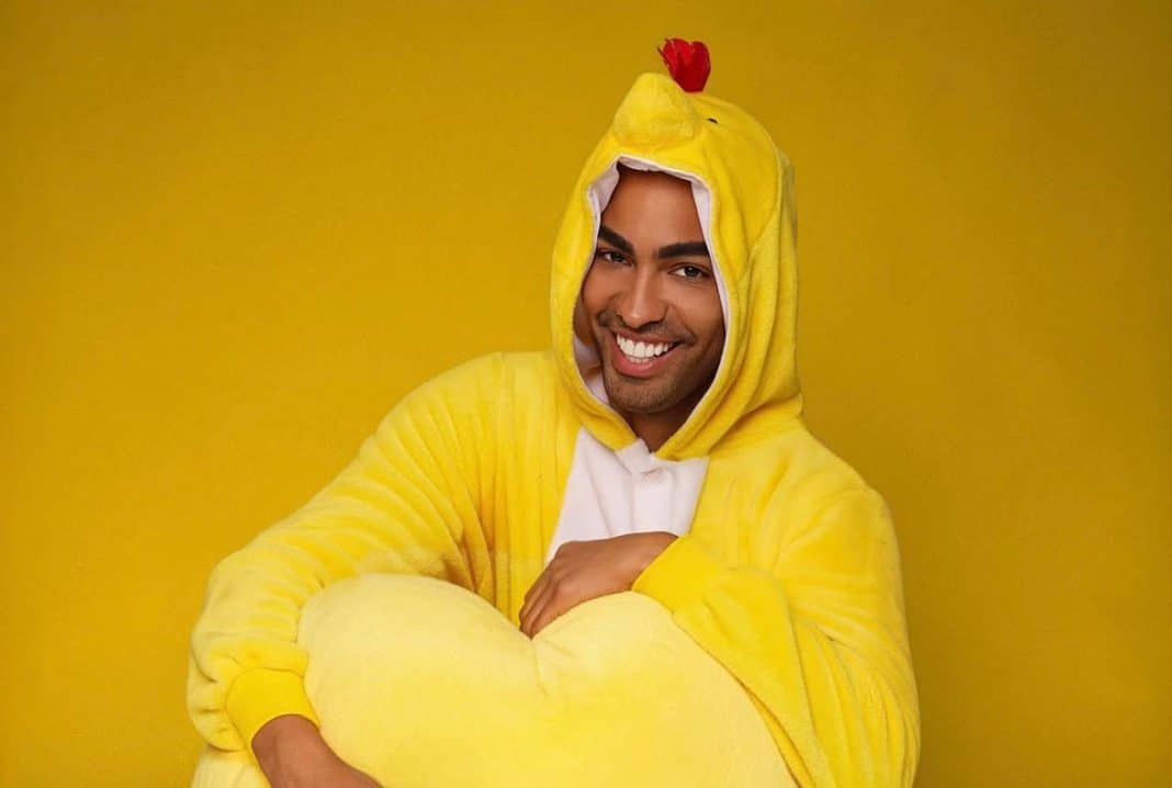 Pollito Tropical arrasa con su entrada en “La Casa de Alofoke” y pone la bandera cubana en alto