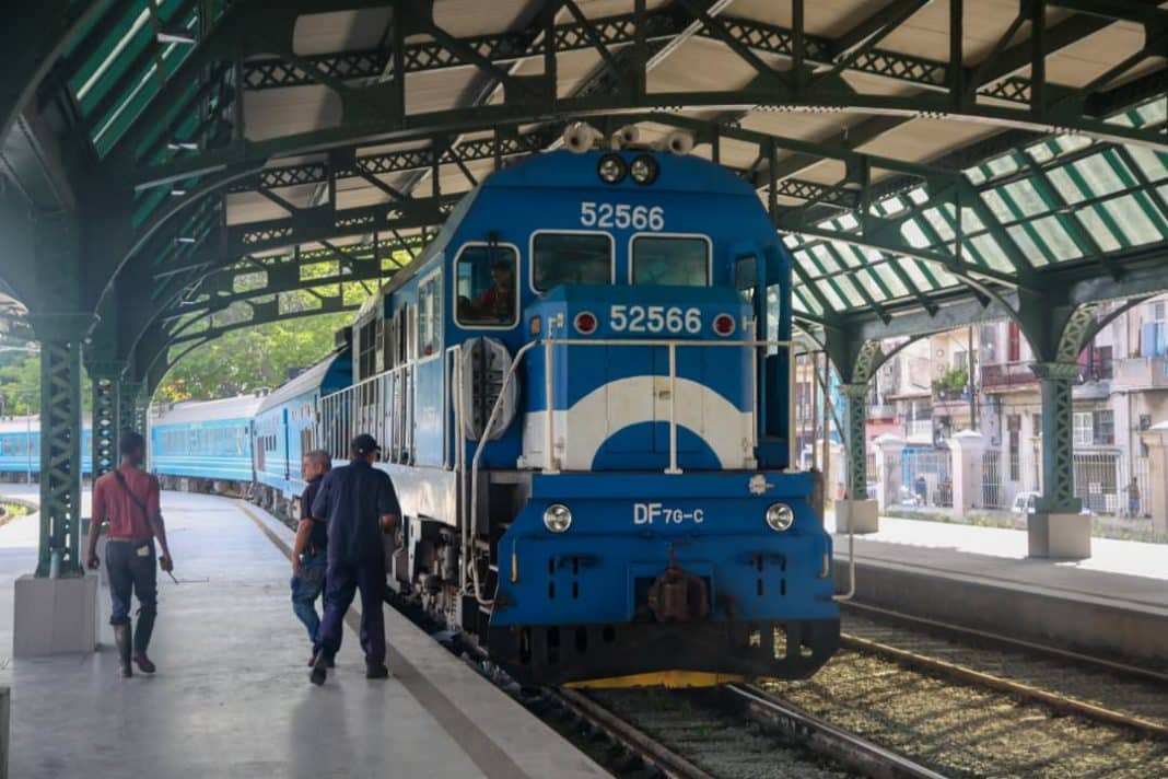 Cuba suspende trenes de pasajeros ante el inminente paso del huracán Melissa
