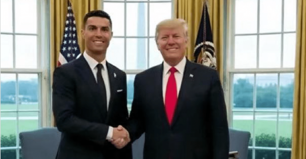 Cristiano Ronaldo estrecha la mano de Donald Trump