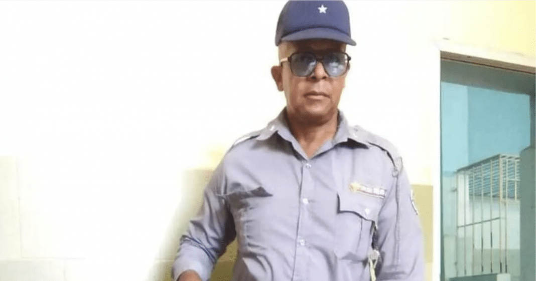 El mayor Alain Blanch es la persona que está siendo elogiada por su actitud valiente.