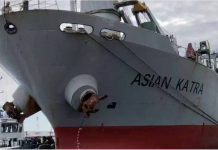 Un barco sí, otro no: EE.UU. confiscó petróleo venezolano para Cuba, pero dejó pasar la ayuda humanitaria Barco de Venezuela con ayuda humanitaria atraca en Cuba