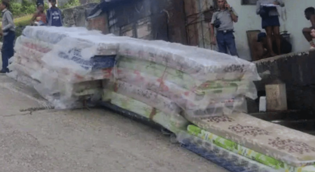 colchones para damnificados en Santiago de Cuba