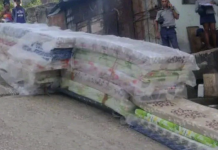 Demora en la entrega de colchones a damnificados propicia delitos. Incautan decenas en una casa, en Santiago de Cuba colchones para damnificados en Santiago de Cuba
