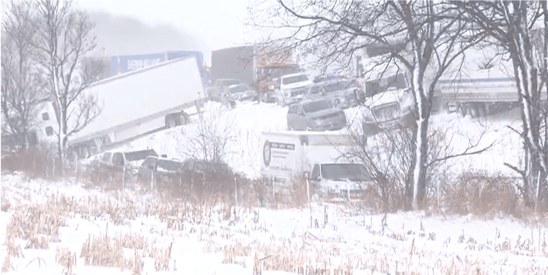 Choque masivo en Michigan